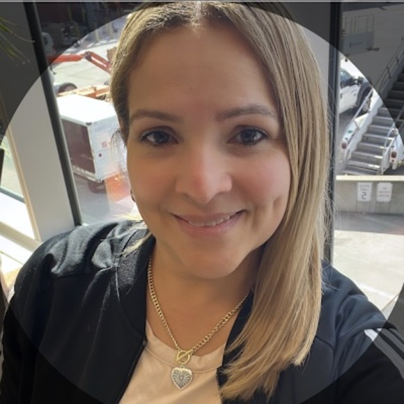 Meet your Posher, Joannie - Picture 1 of 1